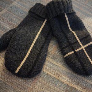 Handmade wool mittens - small